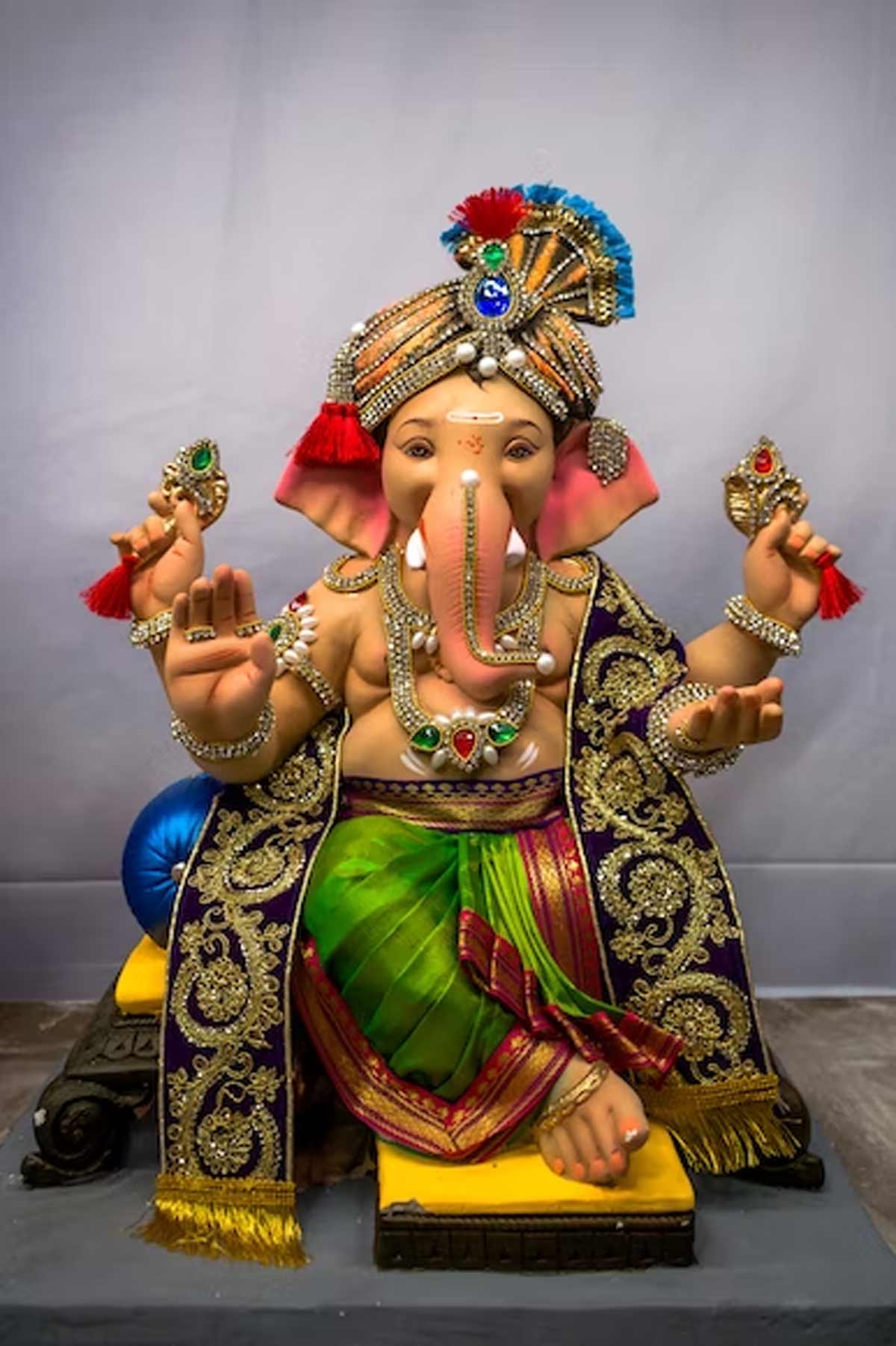 which direction is good for ganpati trunk