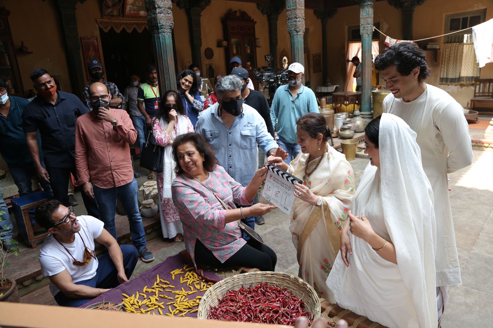 Aamir Khan Visits Siddharth P Malhotra’s ‘Maharaj’ Sets To Encourage Junaid Khan & The Director 3