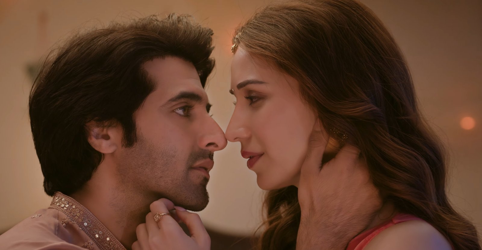 Heli Daruwala Akshay Oberoi